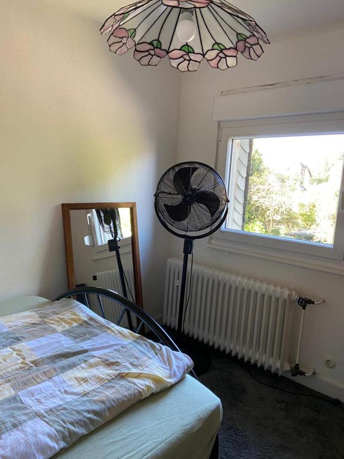 Privates Appartment Ferienwohnung Im Einfamilienhaus Dusseldorf Bagian luar foto